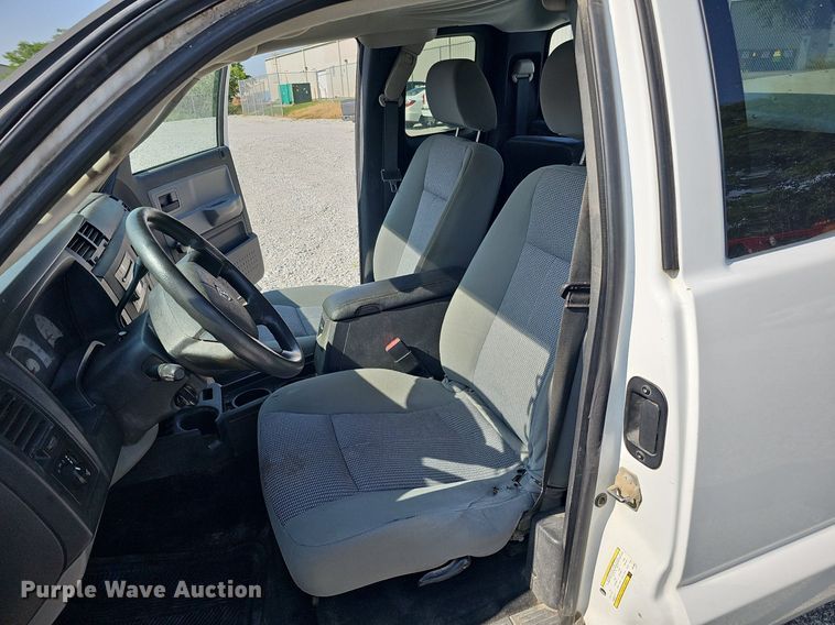 image for item MD9855 2010 Dodge Dakota  Ext. Cab pickup truck