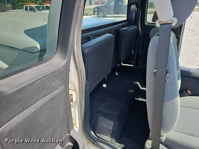 image for item MD9855 2010 Dodge Dakota  Ext. Cab pickup truck