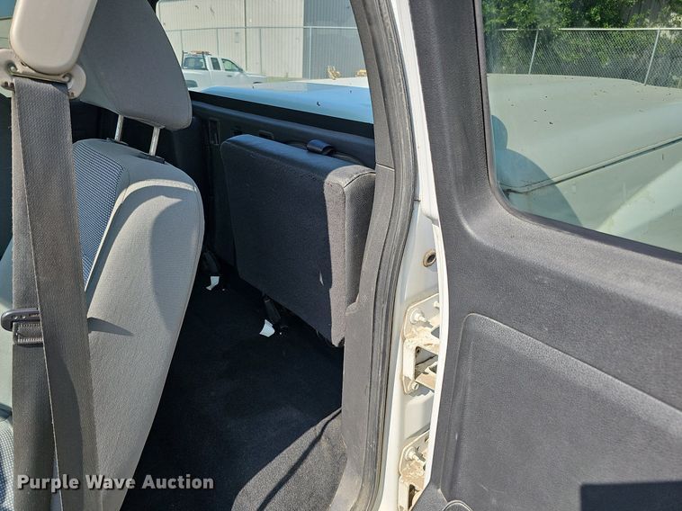 image for item MD9855 2010 Dodge Dakota  Ext. Cab pickup truck