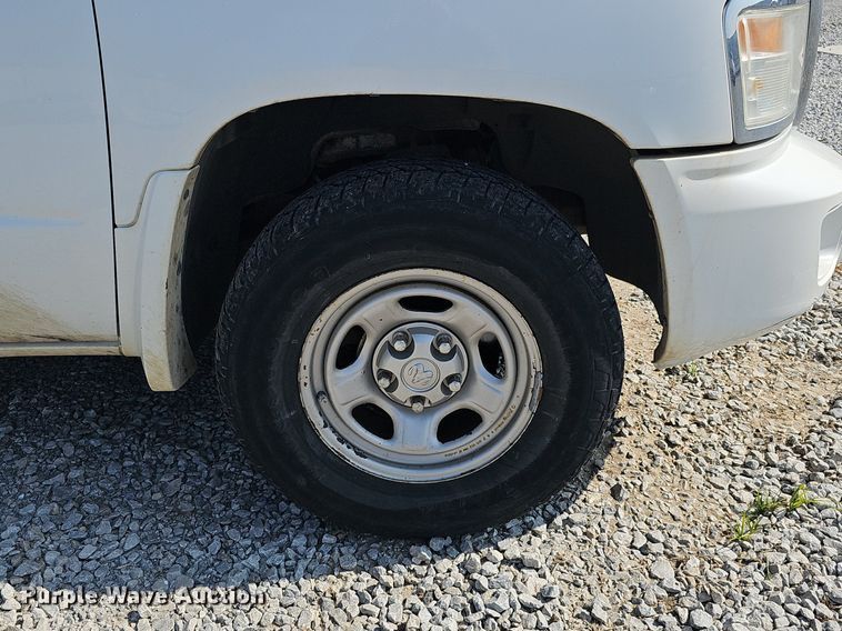 image for item MD9855 2010 Dodge Dakota  Ext. Cab pickup truck