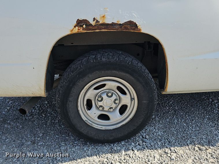 image for item MD9855 2010 Dodge Dakota  Ext. Cab pickup truck