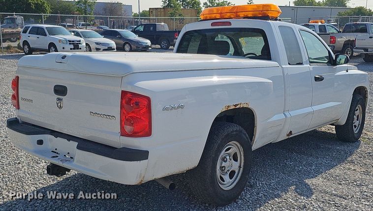 image for item MD9856 2010 Dodge Dakota  Ext. Cab pickup truck