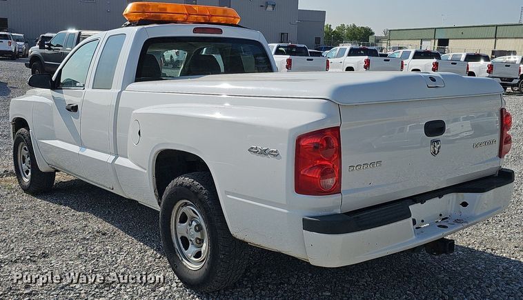 image for item MD9856 2010 Dodge Dakota  Ext. Cab pickup truck