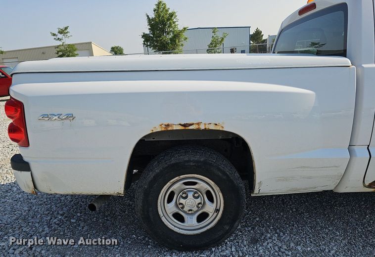 image for item MD9856 2010 Dodge Dakota  Ext. Cab pickup truck