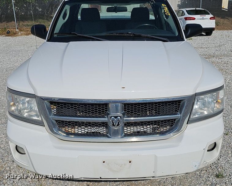 image for item MD9856 2010 Dodge Dakota  Ext. Cab pickup truck