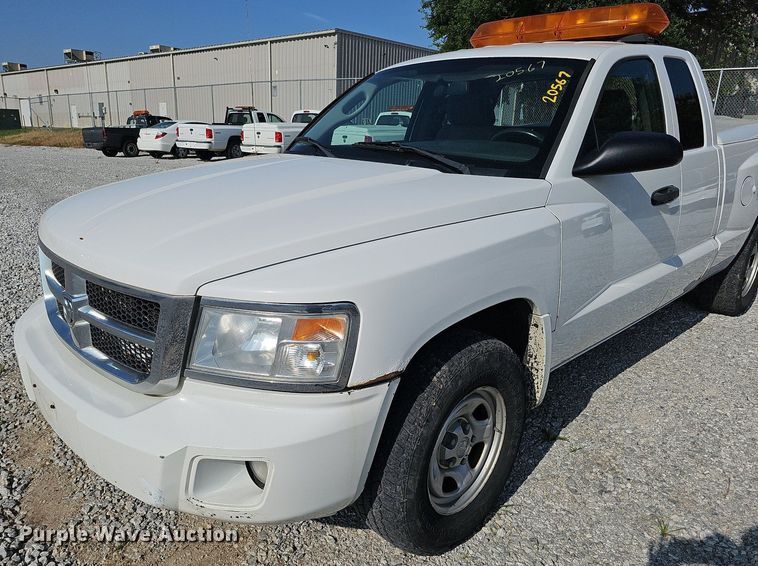 image for item MD9856 2010 Dodge Dakota  Ext. Cab pickup truck