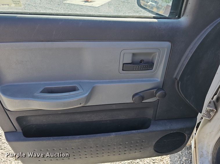 image for item MD9856 2010 Dodge Dakota  Ext. Cab pickup truck