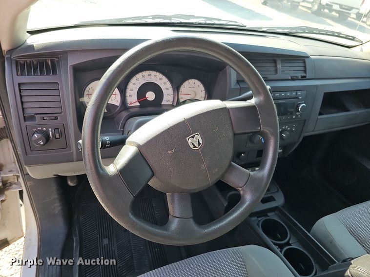 image for item MD9856 2010 Dodge Dakota  Ext. Cab pickup truck