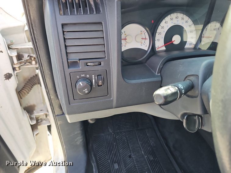 image for item MD9856 2010 Dodge Dakota  Ext. Cab pickup truck