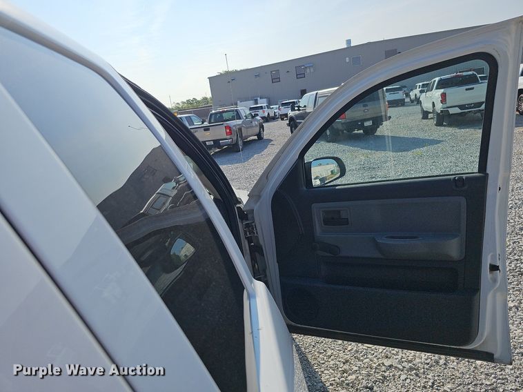 image for item MD9856 2010 Dodge Dakota  Ext. Cab pickup truck