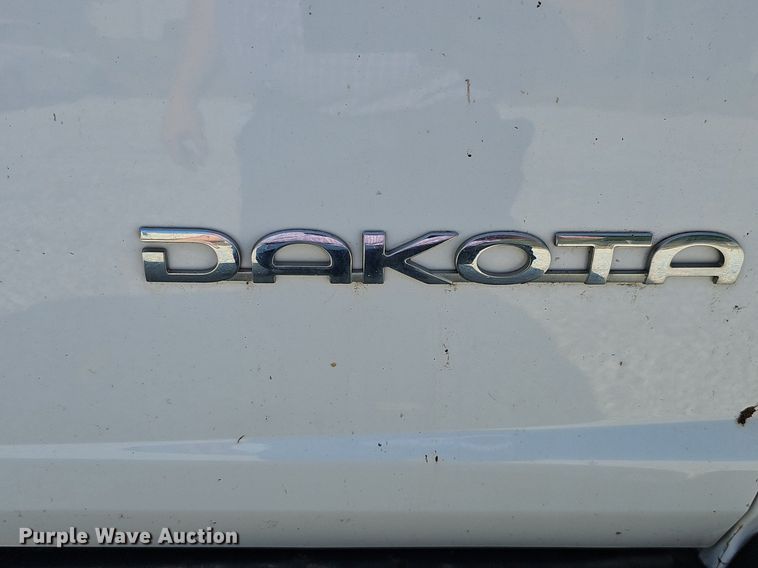 image for item MD9856 2010 Dodge Dakota  Ext. Cab pickup truck