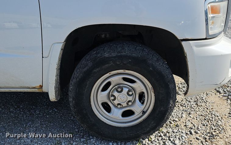 image for item MD9856 2010 Dodge Dakota  Ext. Cab pickup truck