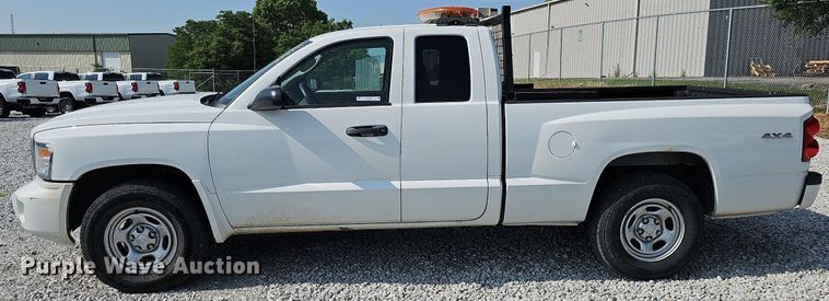 image for item MD9857 2010 Dodge Dakota  Ext. Cab pickup truck