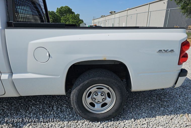 image for item MD9857 2010 Dodge Dakota  Ext. Cab pickup truck