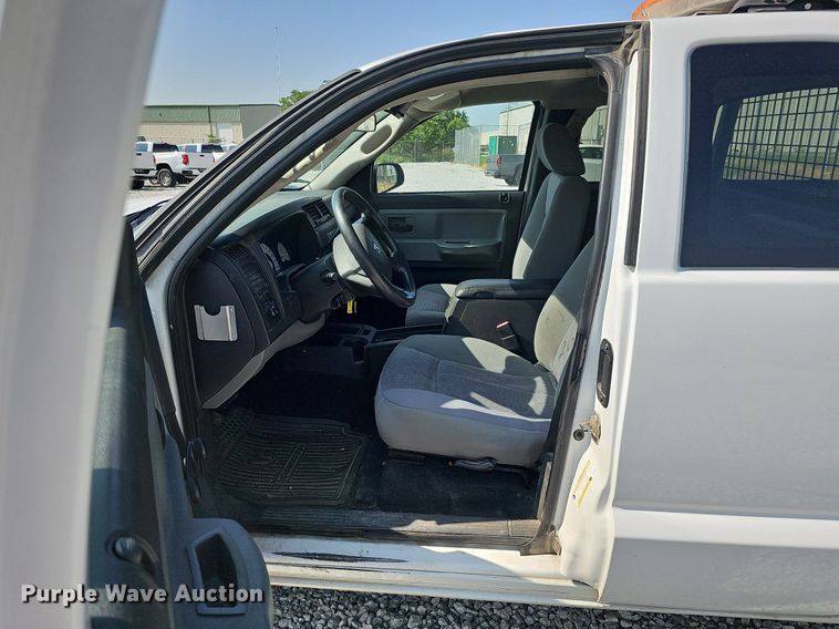 image for item MD9857 2010 Dodge Dakota  Ext. Cab pickup truck