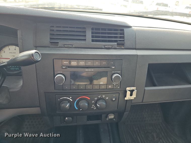 image for item MD9857 2010 Dodge Dakota  Ext. Cab pickup truck