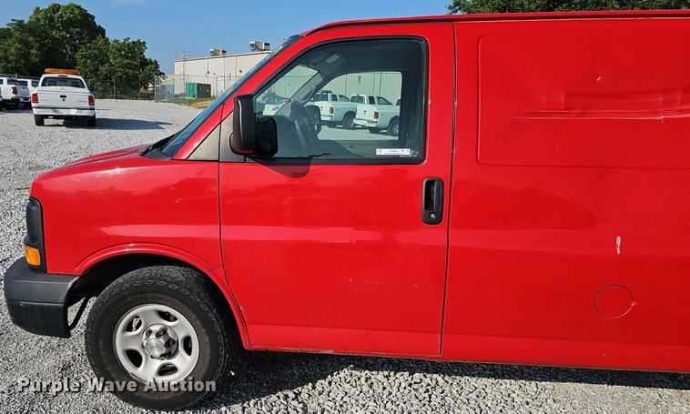 image for item MD9861 2008 Chevrolet Express 1500  van