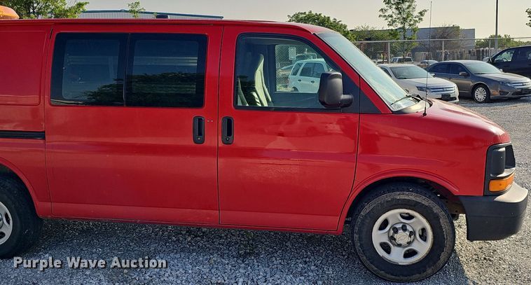 image for item MD9861 2008 Chevrolet Express 1500  van