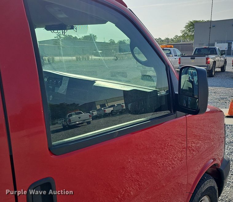 image for item MD9861 2008 Chevrolet Express 1500  van