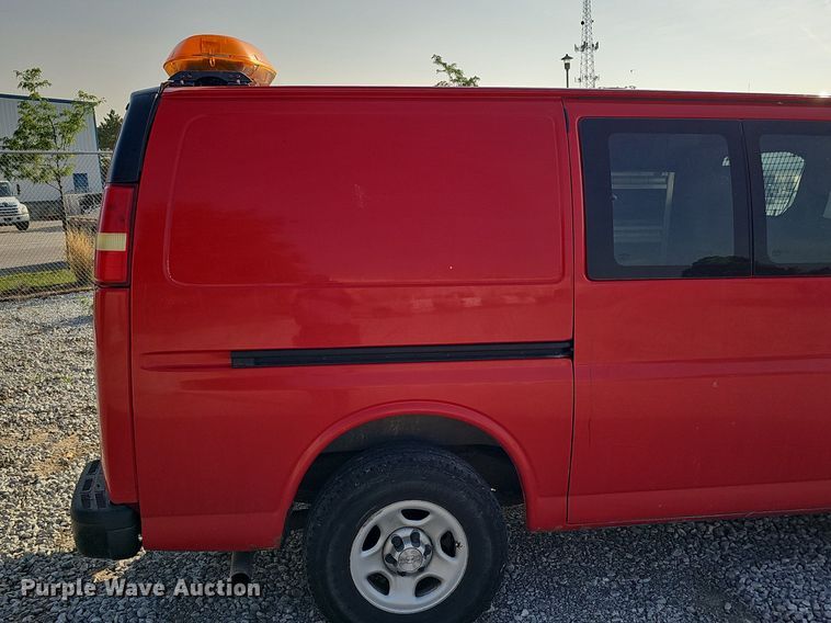 image for item MD9861 2008 Chevrolet Express 1500  van
