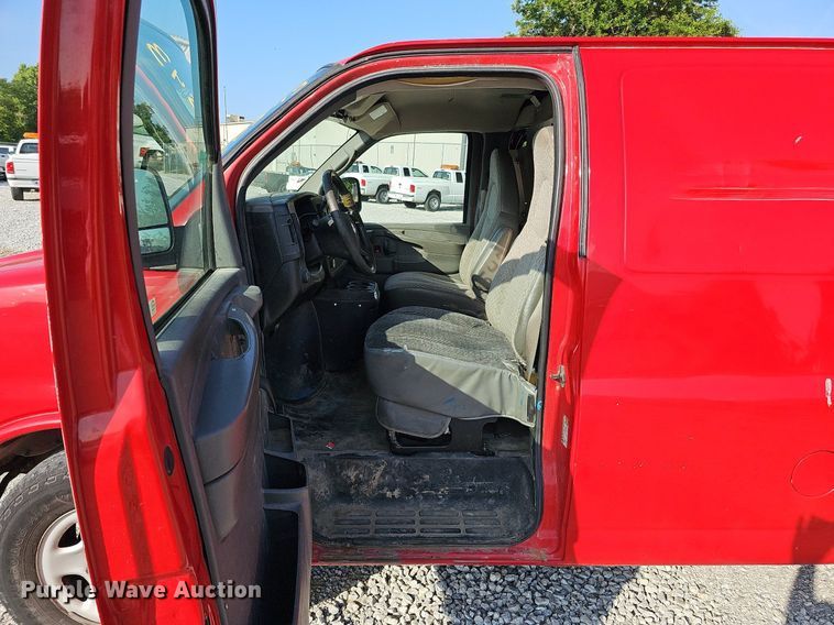 image for item MD9861 2008 Chevrolet Express 1500  van