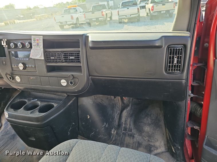 image for item MD9861 2008 Chevrolet Express 1500  van