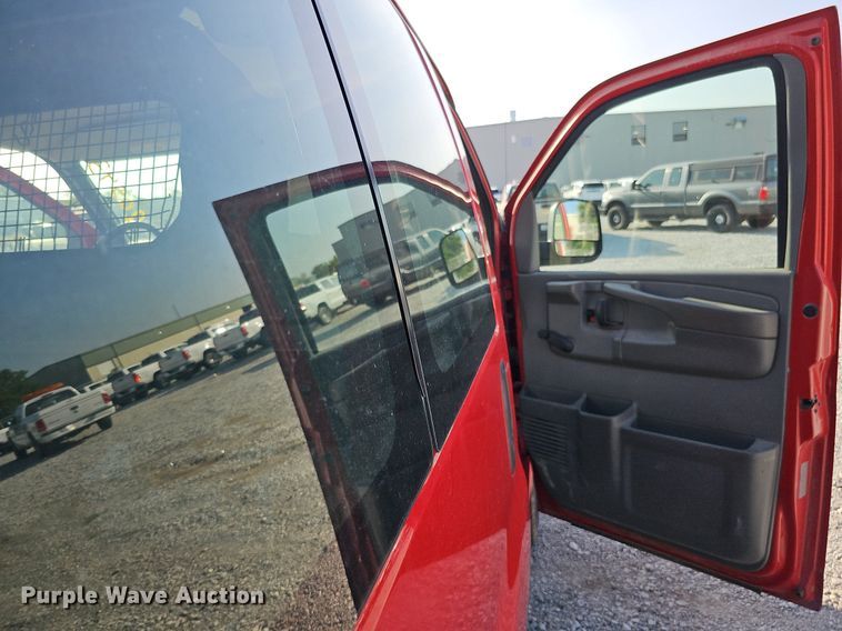 image for item MD9861 2008 Chevrolet Express 1500  van