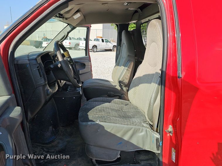 image for item MD9861 2008 Chevrolet Express 1500  van