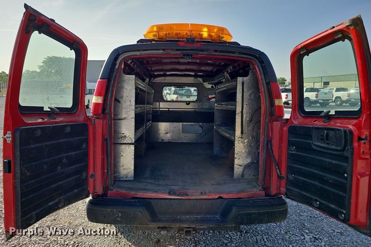 image for item MD9861 2008 Chevrolet Express 1500  van