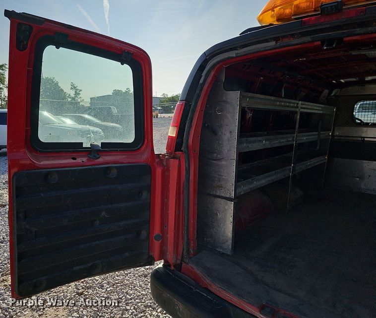 image for item MD9861 2008 Chevrolet Express 1500  van