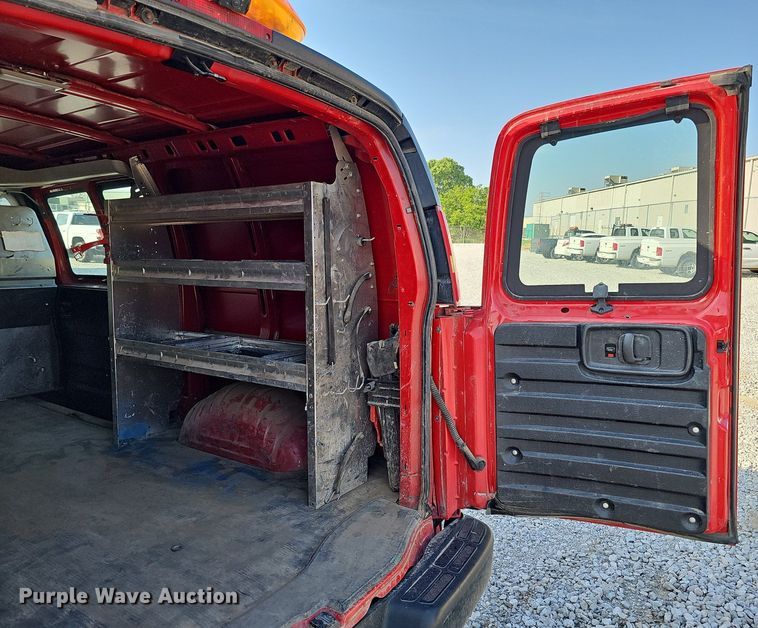 image for item MD9861 2008 Chevrolet Express 1500  van