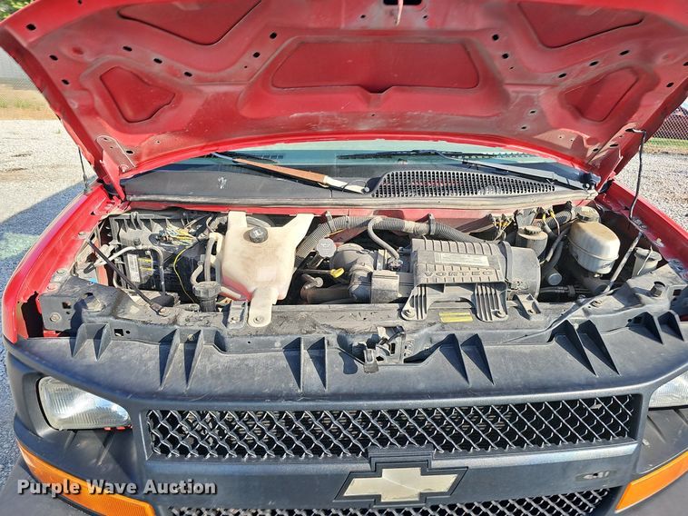 image for item MD9861 2008 Chevrolet Express 1500  van