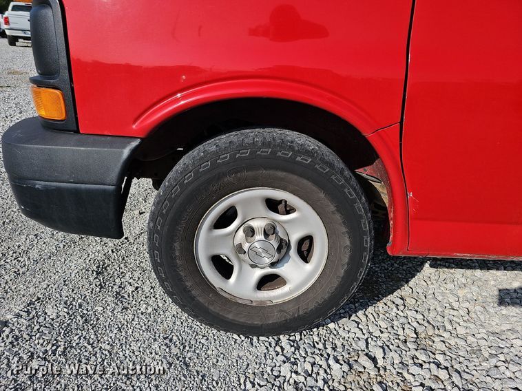 image for item MD9861 2008 Chevrolet Express 1500  van