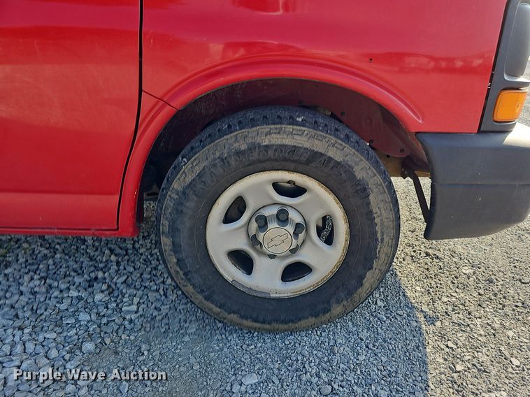 image for item MD9861 2008 Chevrolet Express 1500  van