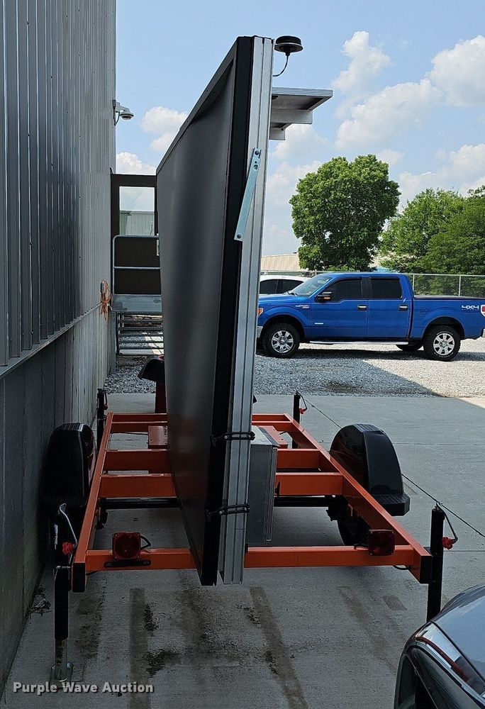image for item MD9868 2020 K & K Systems MB14281 W15570  message board trailer