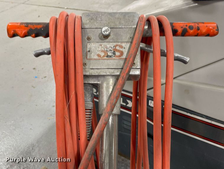 image for item ME9871 (3) floor buffers