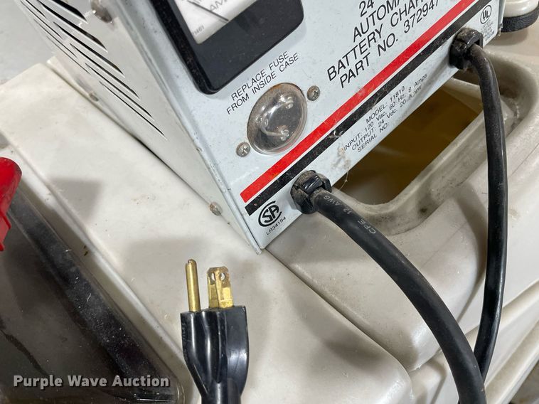 image for item ME9871 (3) floor buffers