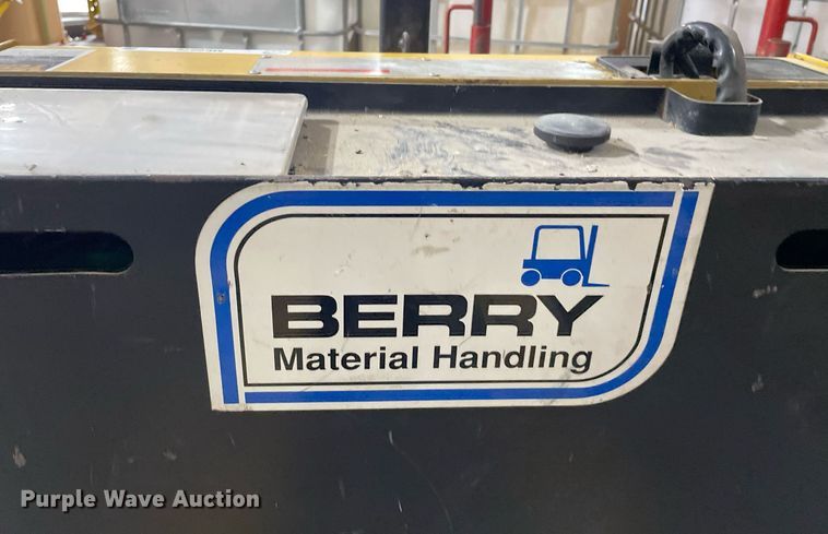 image for item ME9872 Yale MPB040ACN24C2748  electric pallet jack