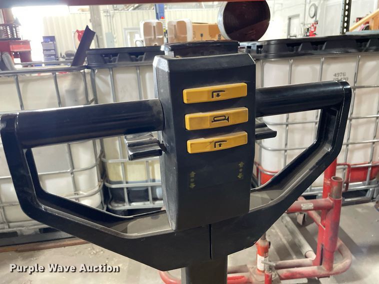 image for item ME9872 Yale MPB040ACN24C2748  electric pallet jack