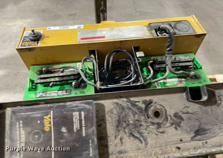 image for item ME9872 Yale MPB040ACN24C2748  electric pallet jack