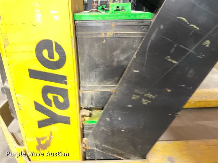 image for item ME9872 Yale MPB040ACN24C2748  electric pallet jack