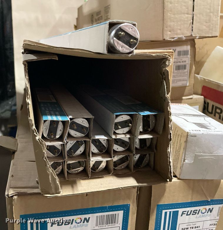 image for item ME9873 (2) pallets of lighting bulbs