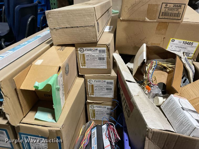 image for item ME9873 (2) pallets of lighting bulbs