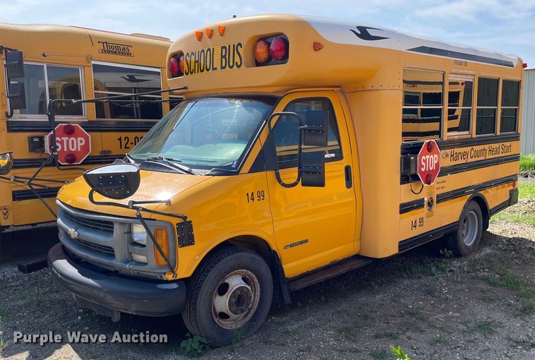 image for item ME9879 1999 Chevrolet Express 3500  school bus