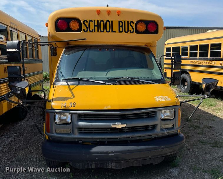 image for item ME9879 1999 Chevrolet Express 3500  school bus