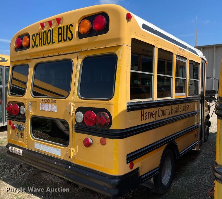 image for item ME9879 1999 Chevrolet Express 3500  school bus