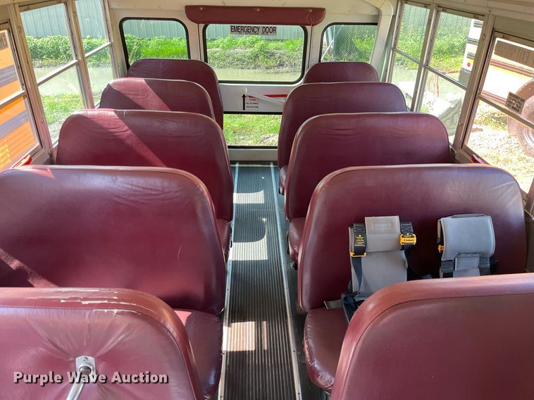 image for item ME9879 1999 Chevrolet Express 3500  school bus