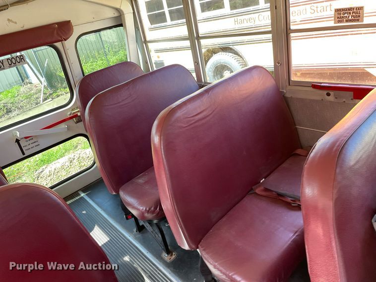 image for item ME9879 1999 Chevrolet Express 3500  school bus