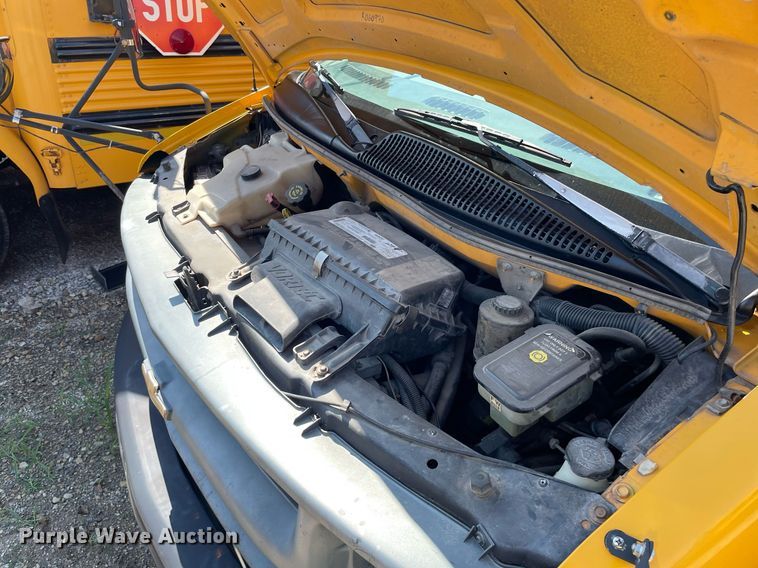 image for item ME9879 1999 Chevrolet Express 3500  school bus