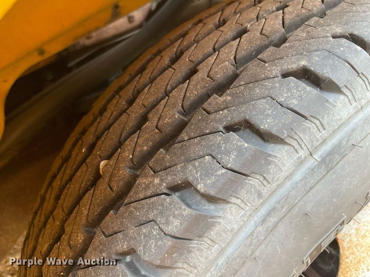 image for item ME9879 1999 Chevrolet Express 3500  school bus